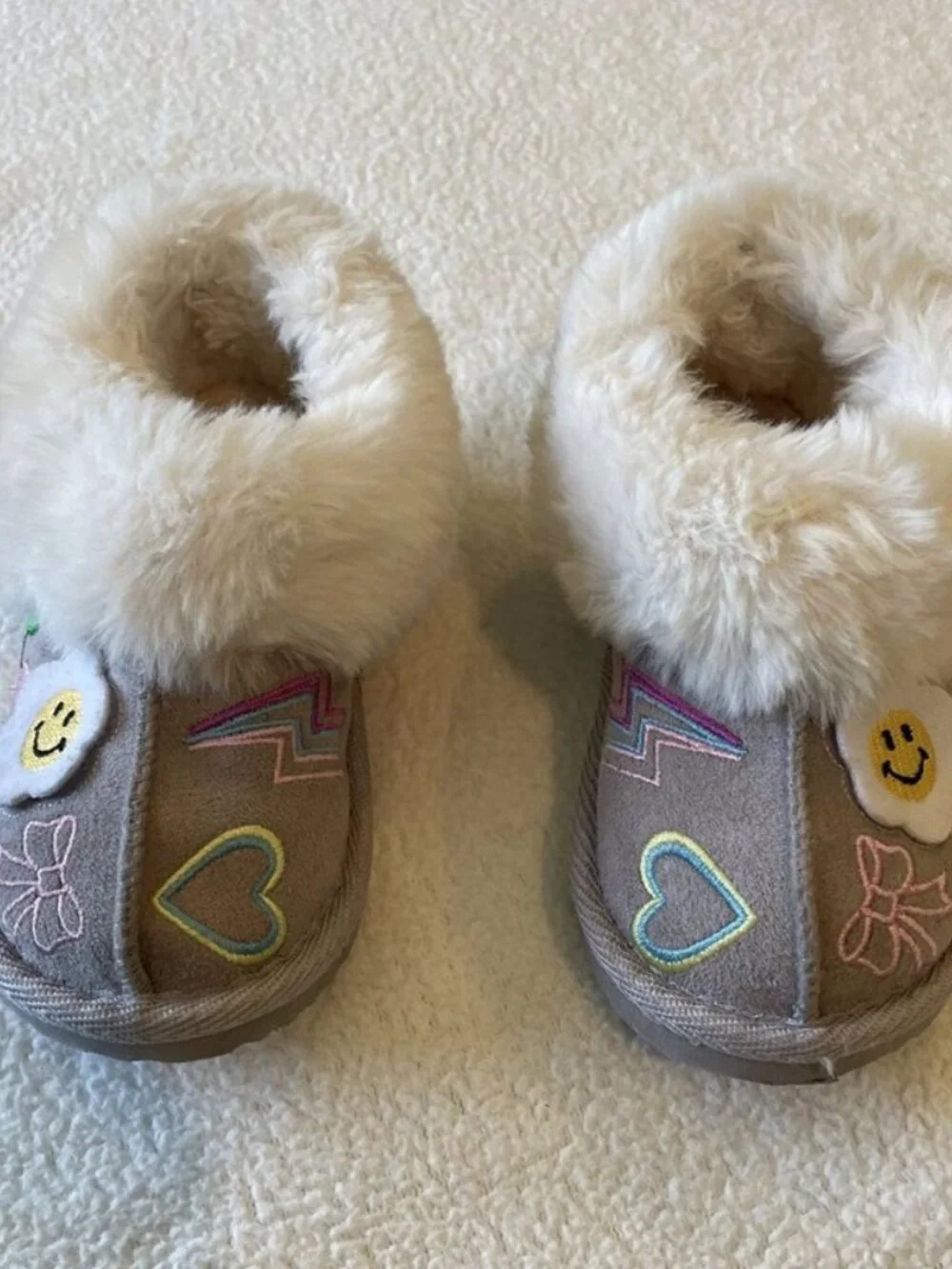 Adorable Toddler/kid's Slippers by Wonder Nation Size 7-8